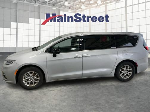 2024 Chrysler Pacifica Touring-L