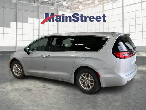 2024 Chrysler Pacifica Touring-L