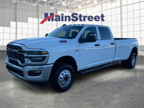 Bright White Clearcoat 2026 RAM 3500 Tradesman