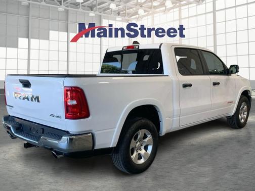 Bright White Clearcoat 2025 RAM 1500 Big Horn/Lone Star