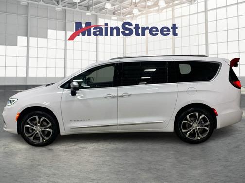 2026 Chrysler Pacifica Pinnacle