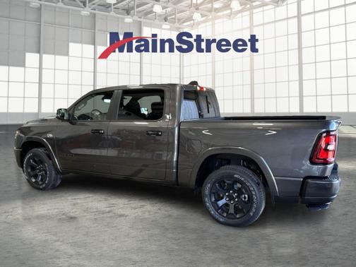 Granite Crystal Clearcoat Metallic 2026 RAM 1500 Big Horn/Lone Star