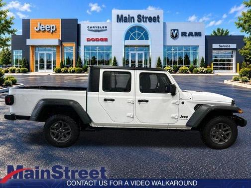 Bright White Clearcoat 2025 Jeep Gladiator Sport