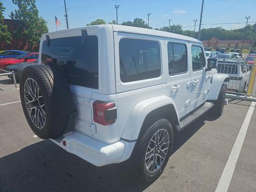 Bright White Clearcoat 2022 Jeep Wrangler Unlimited 4xe Sahara