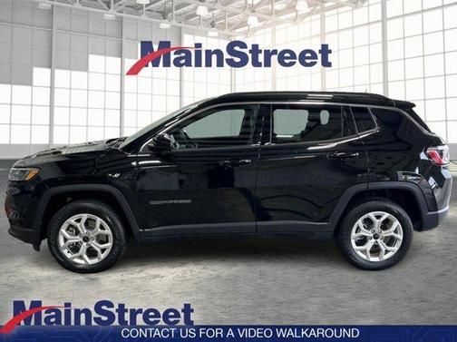 Diamond Black 2025 Jeep Compass Latitude