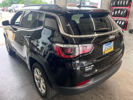 Diamond Black 2025 Jeep Compass Latitude