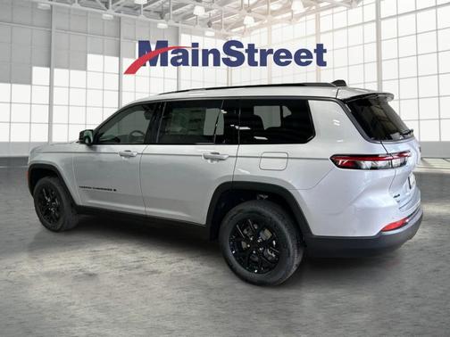 Silver Zynith 2026 Jeep Grand Cherokee L Laredo