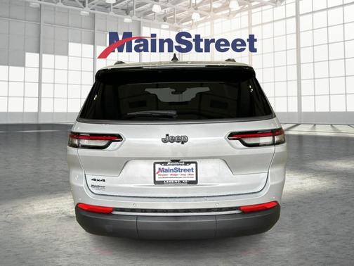 Silver Zynith 2026 Jeep Grand Cherokee L Laredo