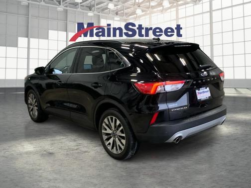 2020 Ford Escape Titanium Hybrid