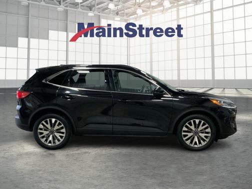 2020 Ford Escape Titanium Hybrid