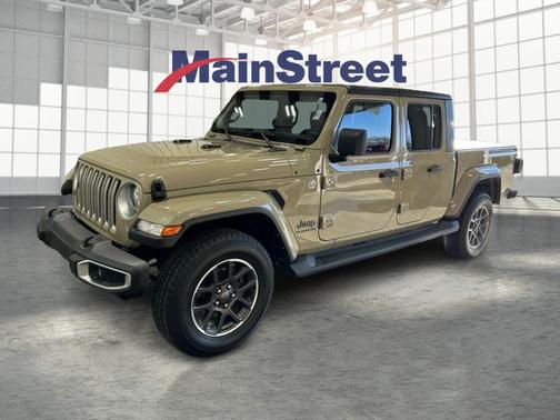 Limited Edition Gobi Clearcoat 2022 Jeep Gladiator Overland