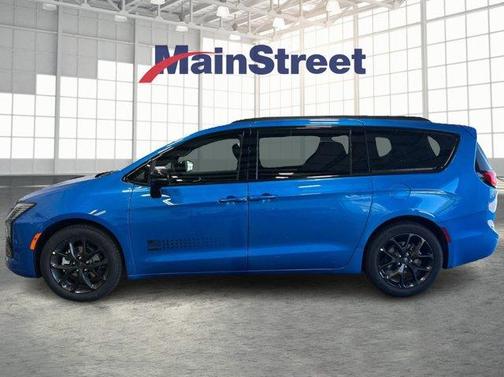 Blue Pearl 2027 Chrysler Pacifica SELECT