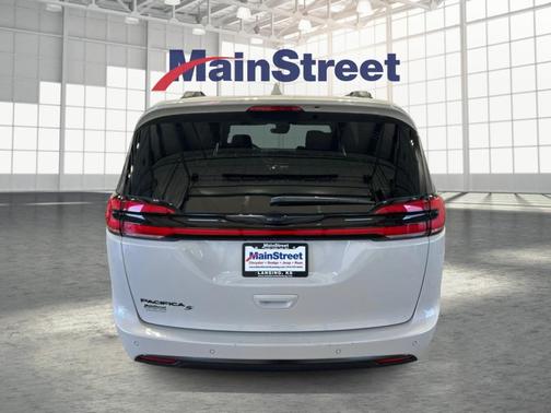 2021 Chrysler Pacifica Touring-L