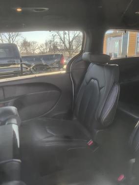 2021 Chrysler Pacifica Touring-L