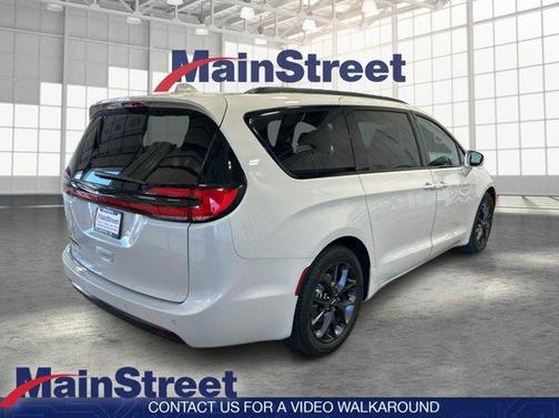 2021 Chrysler Pacifica Touring-L