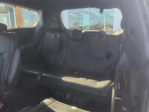 2021 Chrysler Pacifica Touring-L