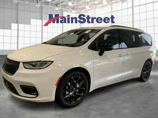 Bright White Clearcoat 2025 Chrysler Pacifica Limited