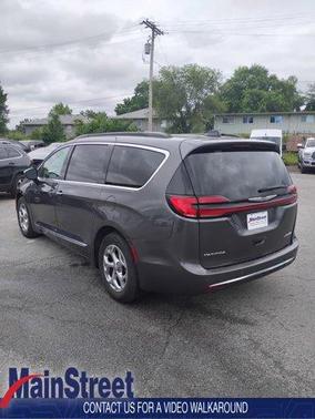 Crystal Metallic 2023 Chrysler Pacifica Limited