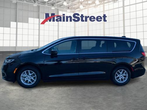 2024 Chrysler Pacifica Touring-L