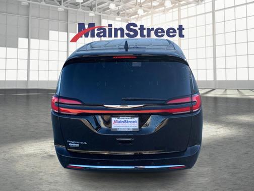 2024 Chrysler Pacifica Touring-L