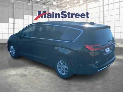 2024 Chrysler Pacifica Touring-L