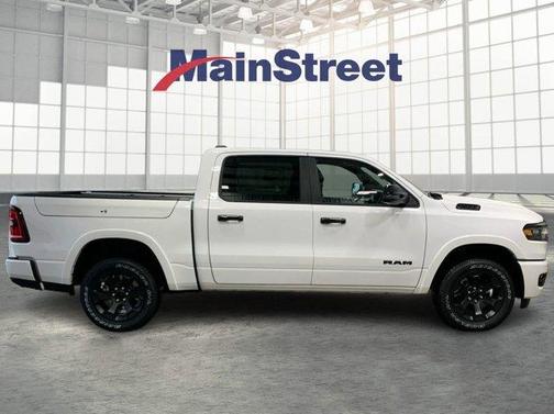 Bright White Clearcoat 2026 RAM 1500 Big Horn/Lone Star