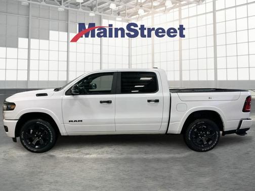 Bright White Clearcoat 2026 RAM 1500 Big Horn/Lone Star