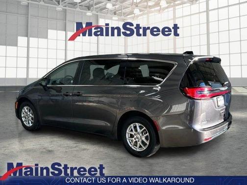 2023 Chrysler Pacifica Touring-L