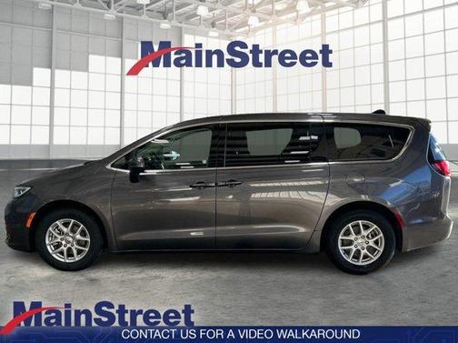 2023 Chrysler Pacifica Touring-L