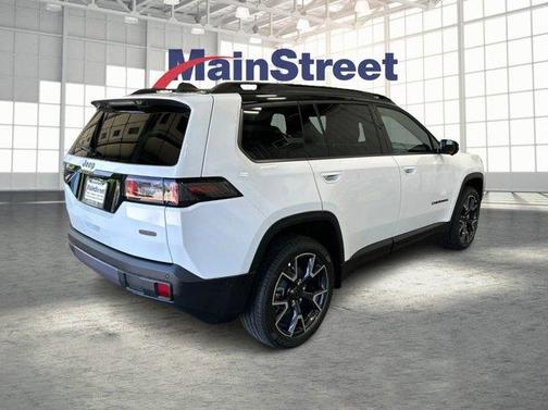 Bright White Clearcoat 2026 Jeep Cherokee Overland