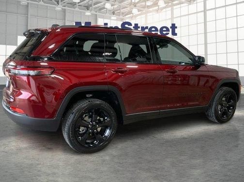 2025 Jeep Grand Cherokee Laredo X
