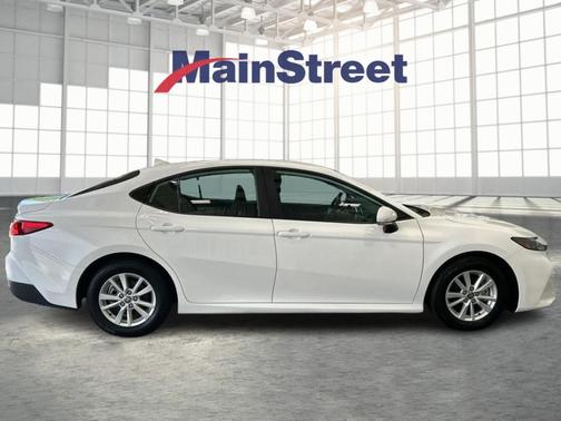 Ice 2026 Toyota Camry LE