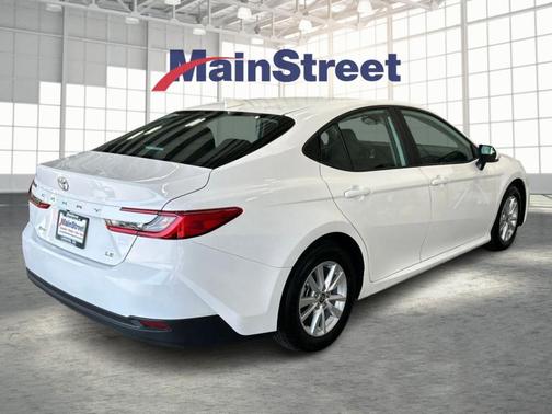 Ice 2026 Toyota Camry LE