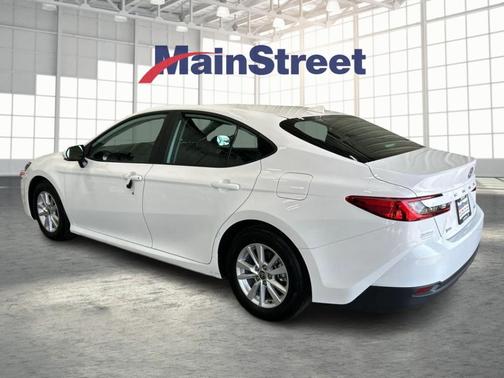 Ice 2026 Toyota Camry LE