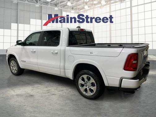 Bright White Clearcoat 2026 RAM 1500 Big Horn/Lone Star