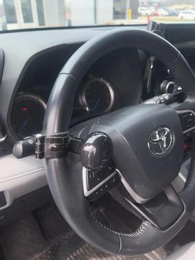 Magnetic Gray Metallic 2023 Toyota Highlander Hybrid LE