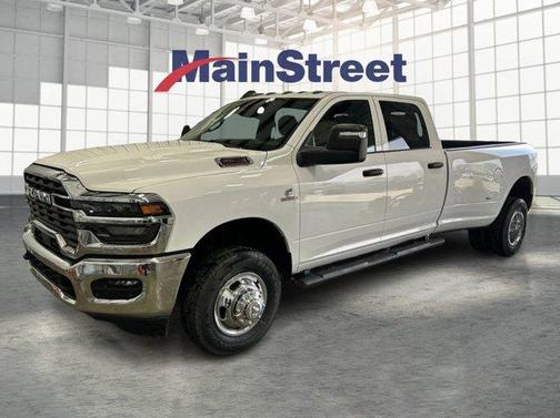 Bright White Clearcoat 2026 RAM 3500 Tradesman