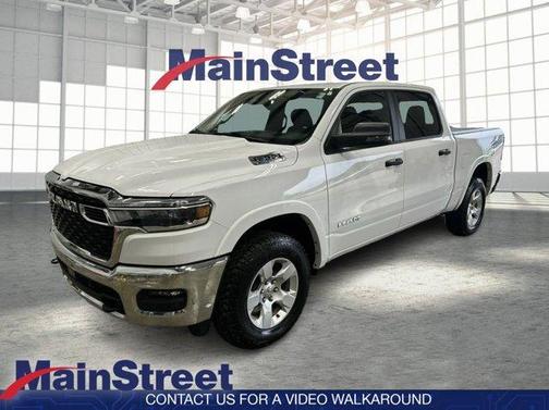 Bright White Clearcoat 2025 RAM 1500 Big Horn/Lone Star