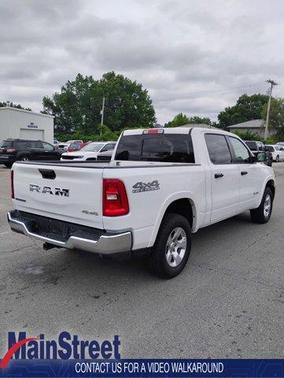 Bright White Clearcoat 2025 RAM 1500 Big Horn/Lone Star