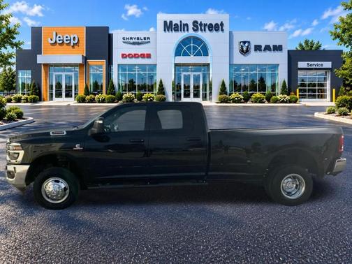 Diamond Black 2026 RAM 3500 Tradesman