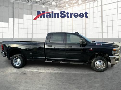 Diamond Black 2026 RAM 3500 Tradesman