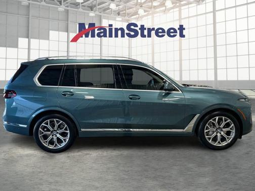 Blue 2023 BMW X7 xDrive40i