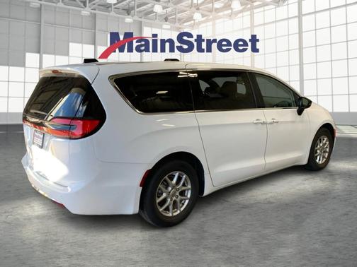 2024 Chrysler Pacifica Touring-L