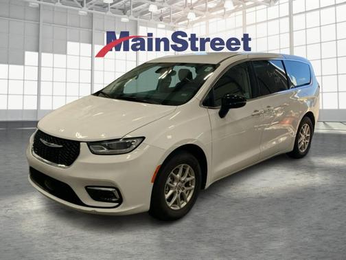 2024 Chrysler Pacifica Touring-L