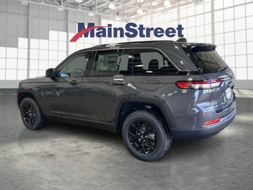 Bright White Clearcoat 2025 RAM 1500 Big Horn/Lone Star