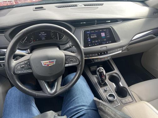 2023 Cadillac XT4 Luxury