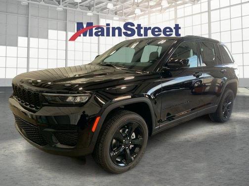 2025 Jeep Grand Cherokee Laredo