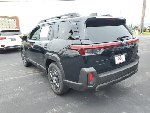 Crystal Black Silica 2026 Subaru Outback Premium