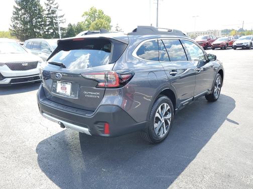 2022 Subaru Outback Touring XT