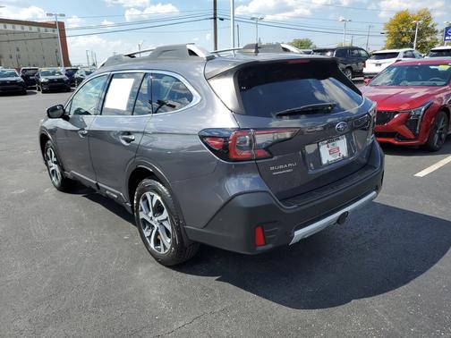 2022 Subaru Outback Touring XT